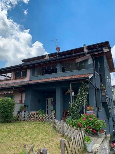 Appartamento quadrilocale in vendita in Via Ruggero Leoncavallo, Canegrate