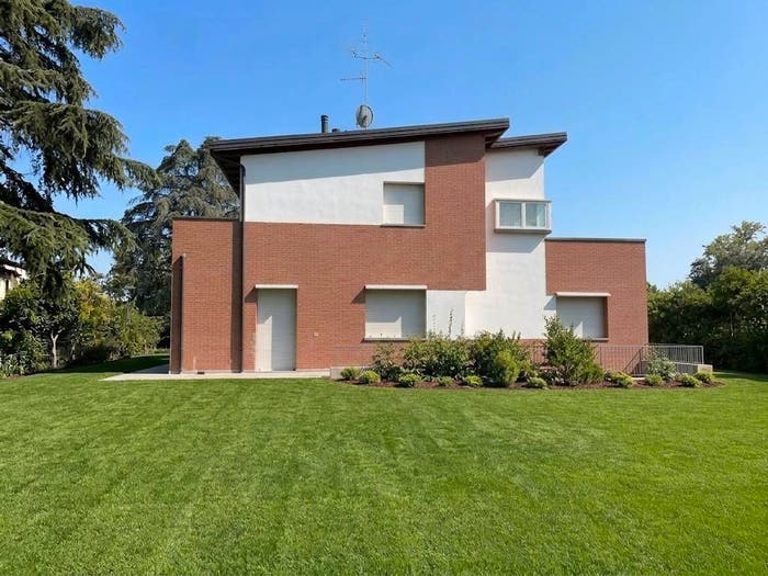 Casa con 6 locali in vendita in Anzola dell'Emilia