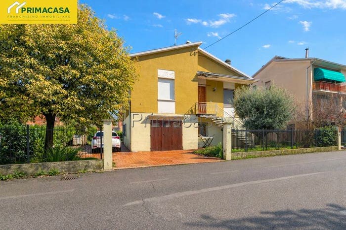 Casa con 6 locali in vendita in Via Camillo Prampolini, Centro, Fabbrico