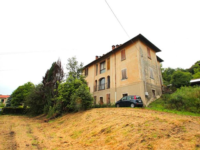 Casa con 6 locali in vendita in Via Bornò, Centro, Sirtori