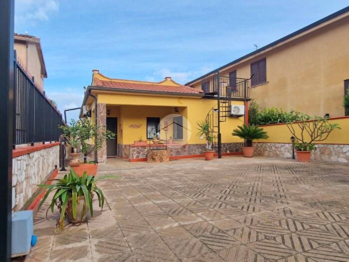 Casa trilocale in vendita in Via del faggiano, Milioti, Carini