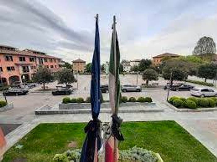 Appartamento con 6 locali in vendita in Via Aprile, Centro, Albinea