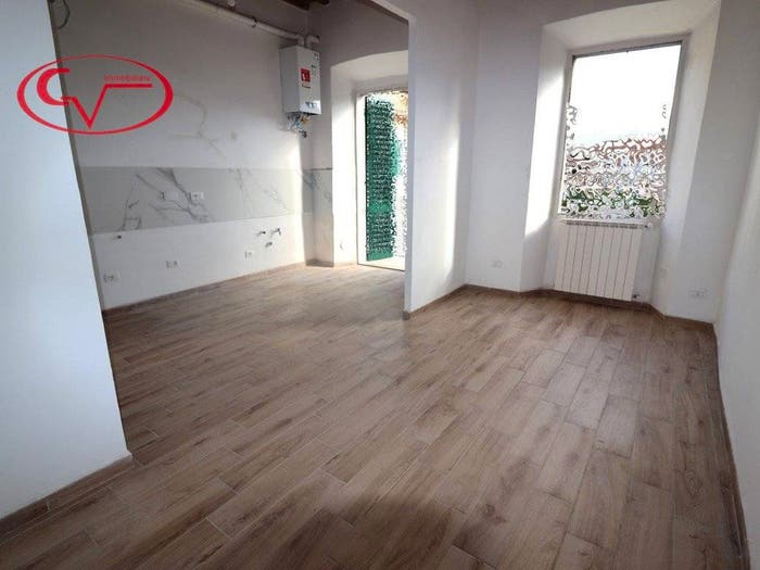 Appartamento quadrilocale in vendita in Via Trieste, Città, Montevarchi