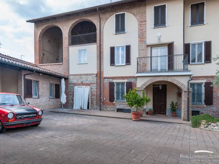 Casa con 6 locali in vendita in Via della Chiesa, Casalnoceto