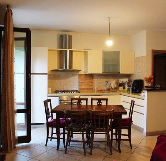 Appartamento con 5 locali in vendita in Via Dalla Chiesa Carlo Alberto, Centro, Fermignano