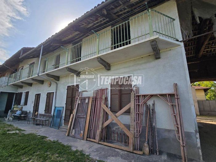 Casa con 5 locali in vendita in Vicolo Sola San Michele e Grato, Salsasio San Michele e Grato, Carmagnola