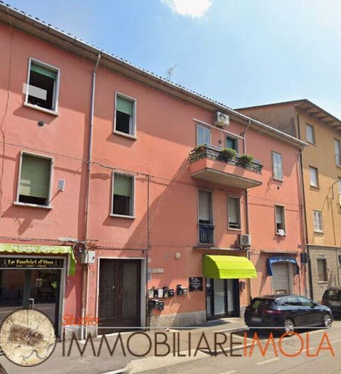 Appartamento trilocale in vendita in Via Pisacane, Centro Storico, Imola