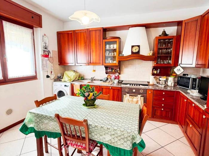 Appartamento trilocale in vendita in Via Pietro Zaffaroni, Gerenzano