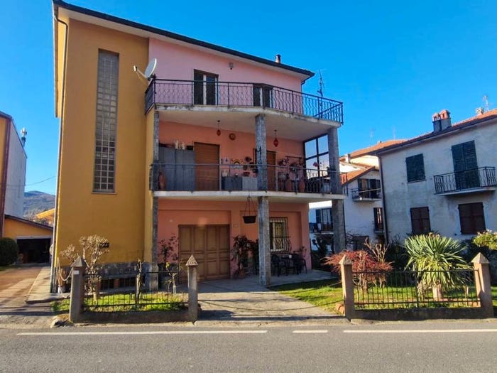 Casa con 6 locali in vendita in VIA XXV APRILE, Centro, Mallare