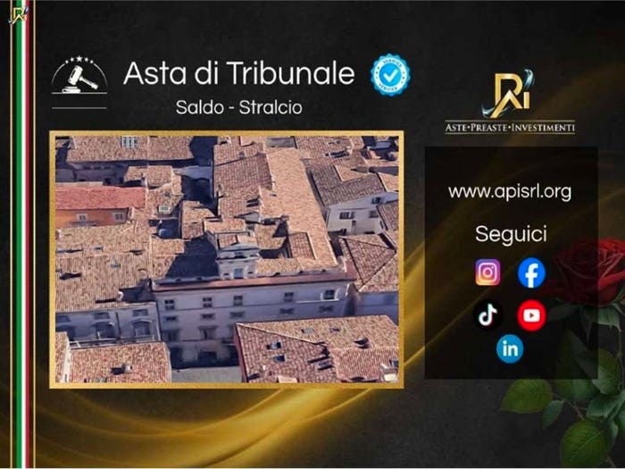 Appartamento trilocale in vendita in Via Gramsci, Centro Storico, Foligno