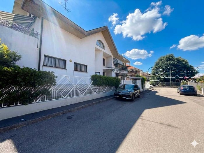 Casa con 5 locali in vendita in Via Gian Battista Vico, San Lorenzo, Parabiago
