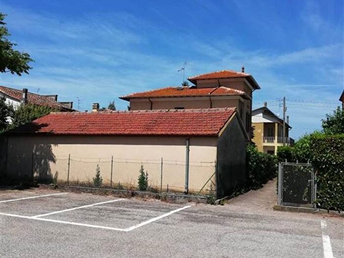 Casa con 6 locali in vendita in Motteggiana