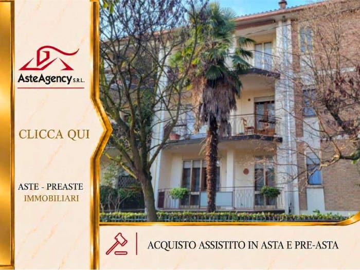 Appartamento con 5 locali in vendita in Via Enrico Bernardi, Santissima Trinità, Padova