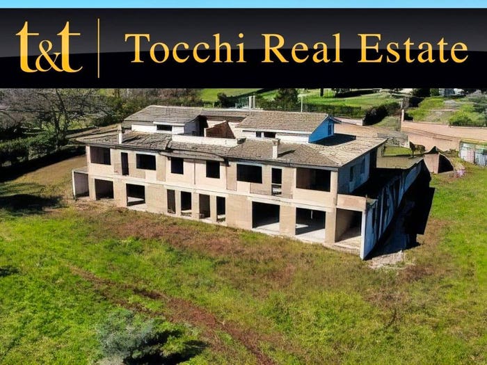 Casa con 6 locali in vendita in Via degli Uccelletti, Monterosi