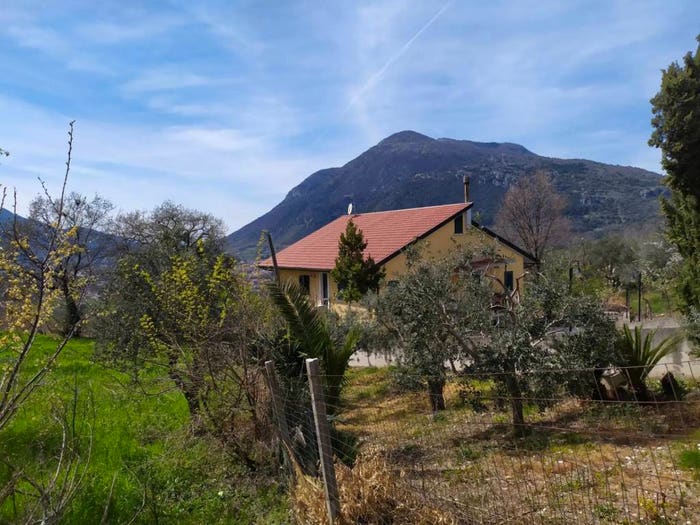 Casa quadrilocale in vendita in Contrada Cesine di Sotto, Cerreto Sannita