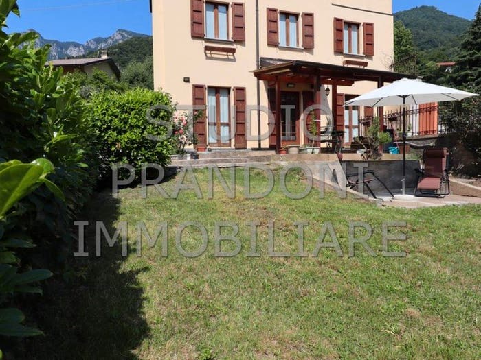 Casa quadrilocale in vendita in Via Giuseppe Mazzini, Centro, Ballabio