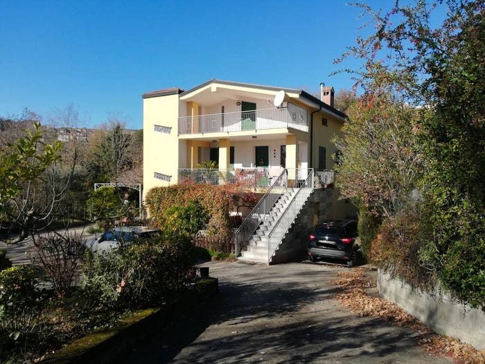 Casa con 6 locali in vendita in Via Giovannizzi, Caiazzo