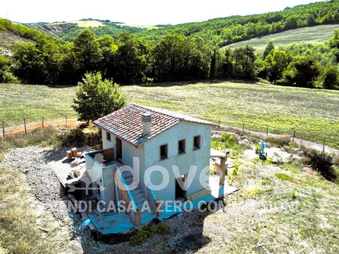 Casa quadrilocale in vendita in Località San Piero in Campo, Centro, Pienza