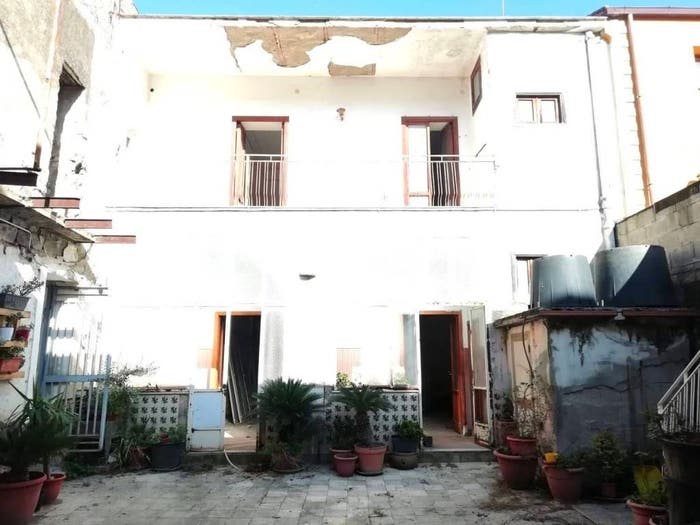 Casa con 6 locali in vendita in Via Armando Diaz, Casapulla