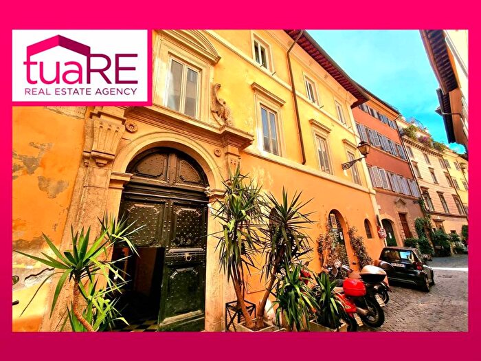 Appartamento quadrilocale in vendita in Via Di Monte Giordano, Piazza Navona, Roma