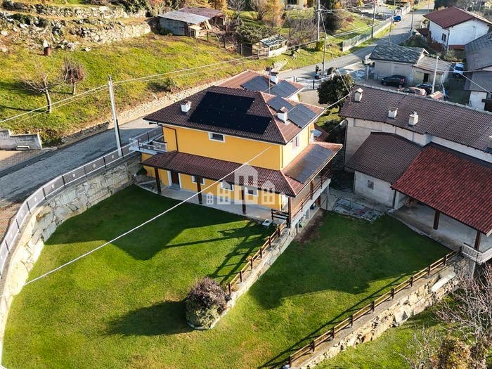 Casa con 6 locali in vendita in Località Vernetti, Cuorgnè