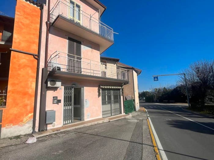 Casa quadrilocale in vendita in Piazza San Rocco, Pieve Vecchia Villaggio Sanghen, Manerba del Garda