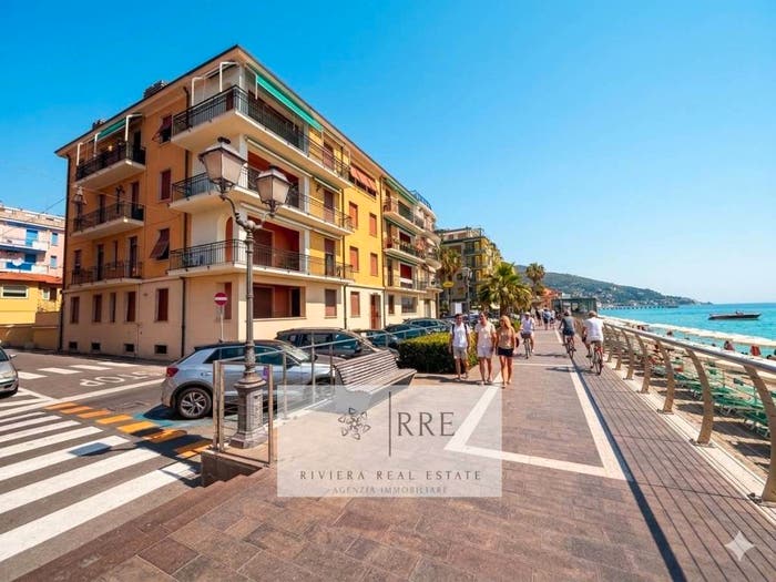 Appartamento quadrilocale in vendita in via Roma, Via Roma Borgo Barusso, Alassio