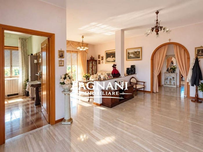 Appartamento trilocale in vendita in Via Sabotino, Centro, Cisterna di Latina