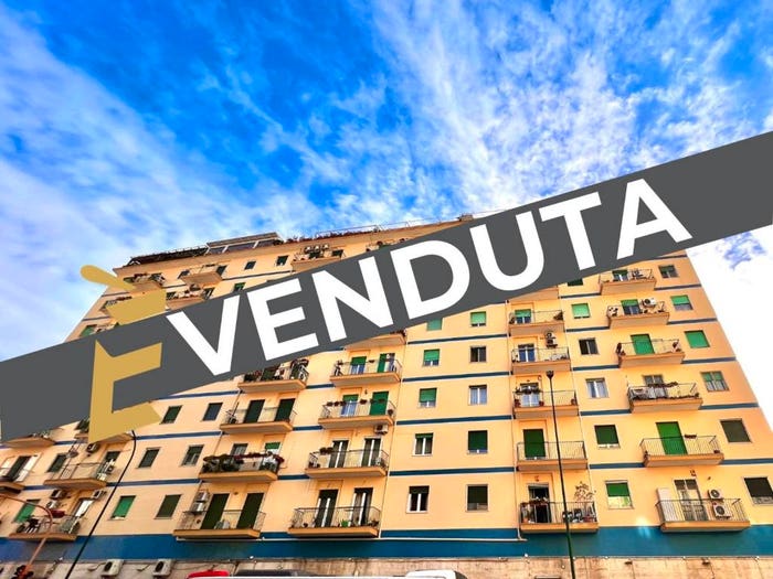Appartamento quadrilocale in vendita in Via Fuorigrotta, Fuorigrotta, Napoli
