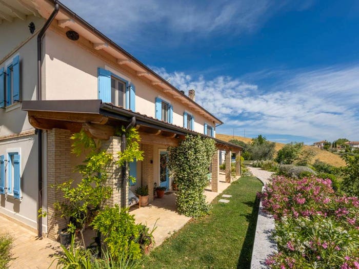 Casa con 6 locali in vendita in Contrada Vicenne, Castilenti