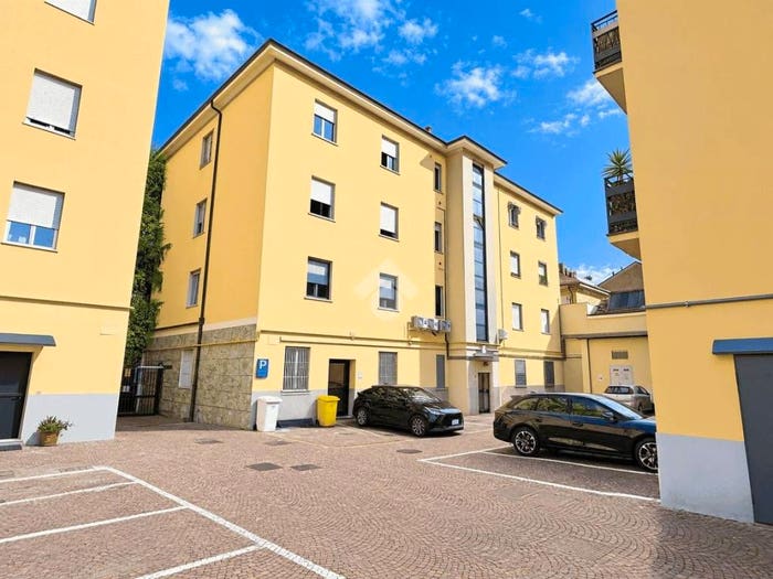 Appartamento trilocale in vendita in Via de Amicis, Centro, Rho