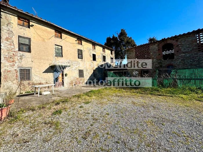 Casa con 6 locali in vendita in Via dei Lazzaroni, Camigliano, Capannori