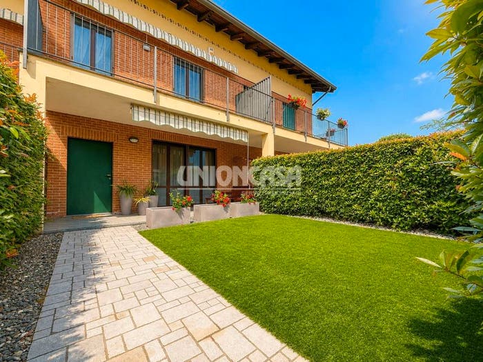 Casa con 6 locali in vendita in Via Lario, Fenegrò