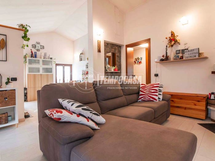 Appartamento trilocale in vendita in Via Monterubiano, Centro, Veniano