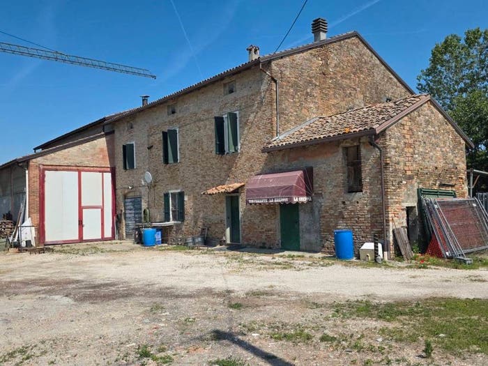 Casa con 5 locali in vendita in Strada della Rovacchia, San Secondo Parmense