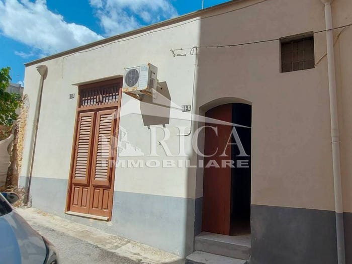 Casa quadrilocale in vendita in Via Madonna del Riposo, Centro, Alcamo