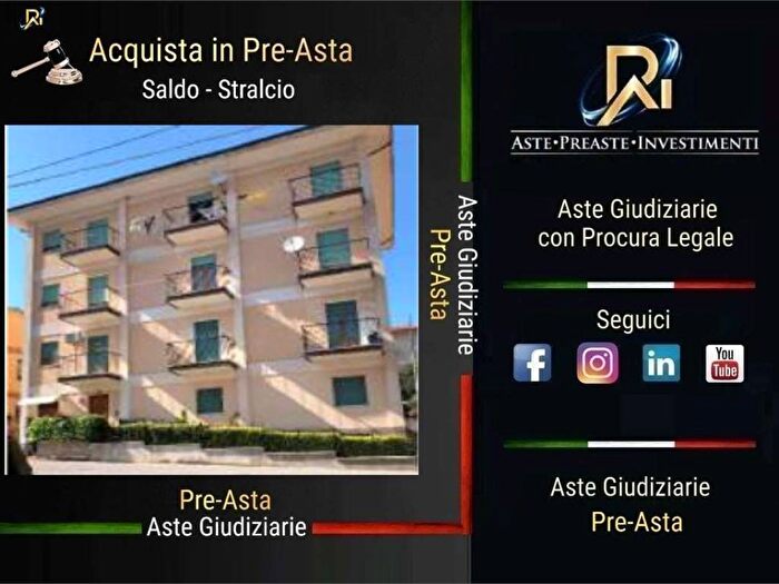 Appartamento con 6 locali in vendita in via Rendano, Centro, Carolei