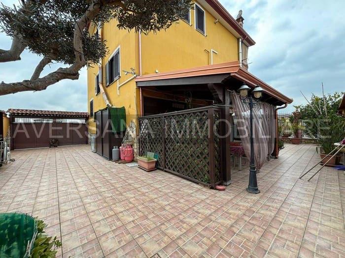 Casa con 5 locali in vendita in Corso Umberto I, Villa Literno