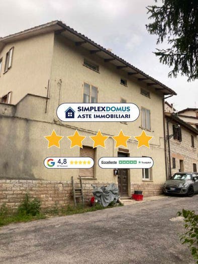Appartamento con 6 locali in vendita in Via Ponte Taverna, Centro, Cagli