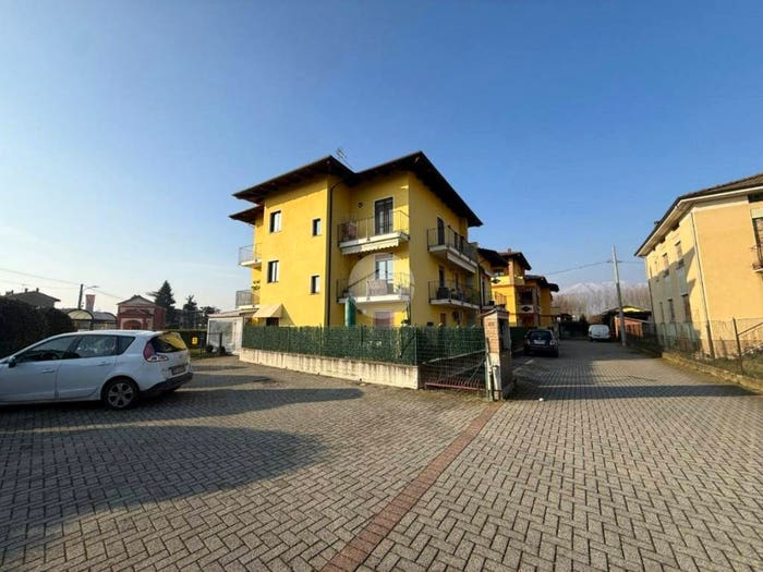 Appartamento quadrilocale in vendita in Via Ivrea, Albiano d'Ivrea