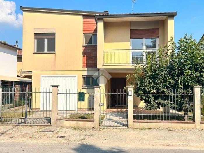 Casa con 6 locali in vendita in Via giacomo puccini, Centro, Conselice