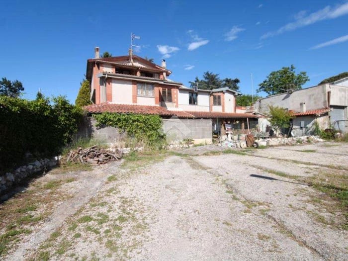 Casa con 6 locali in vendita in Via Carlo Alberto Dalla Chiesa, Trullo, Morlupo