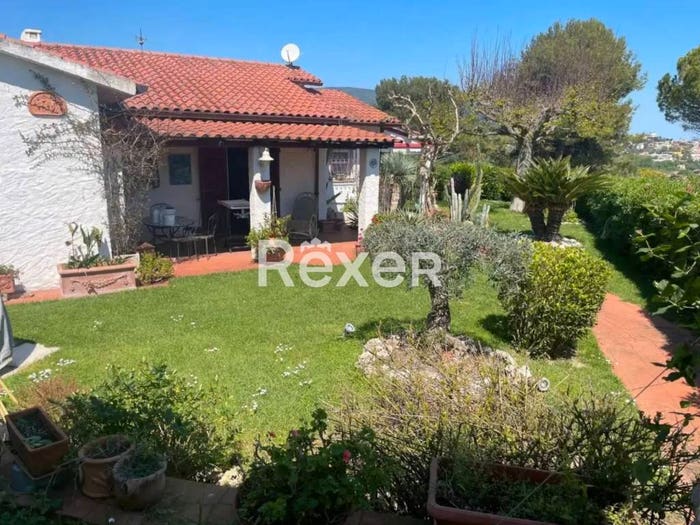 Casa con 5 locali in vendita in Via delle Ginestre, Villaggio Taunus, Numana