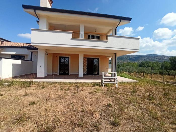 Appartamento trilocale in vendita in Via San Manno, Alatri