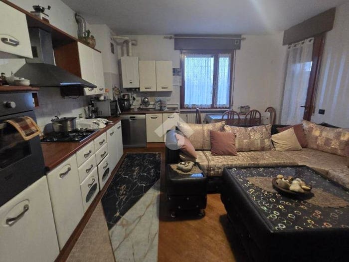 Appartamento trilocale in vendita in Via XXV Aprile, Centro, Castello d'Argile