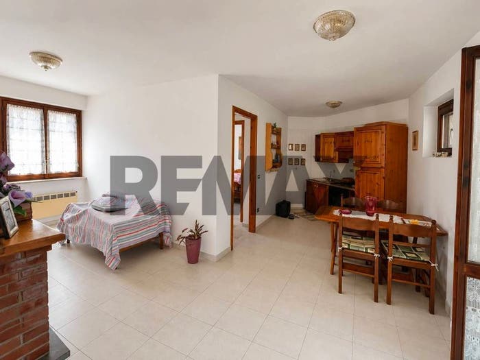 Appartamento trilocale in vendita in VIA PRIMO MAGGIO, Camigliatello Silano, Spezzano della Sila