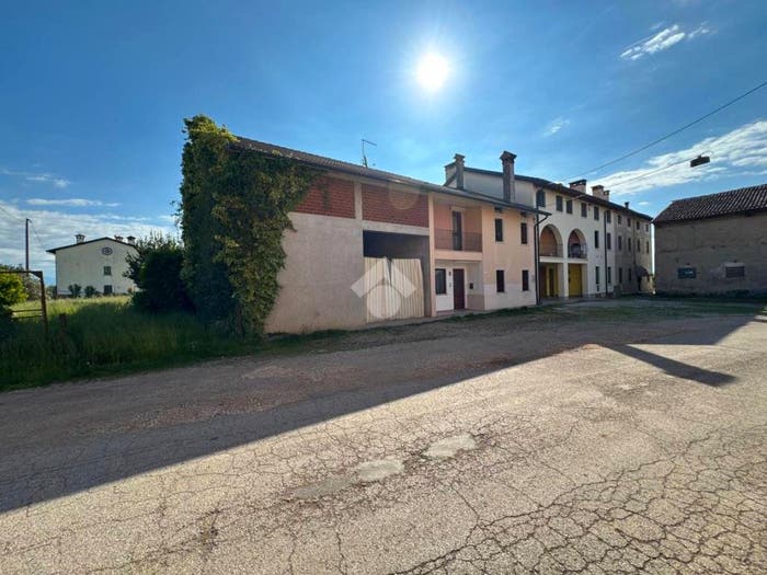 Casa quadrilocale in vendita in Via Martinè, Malo