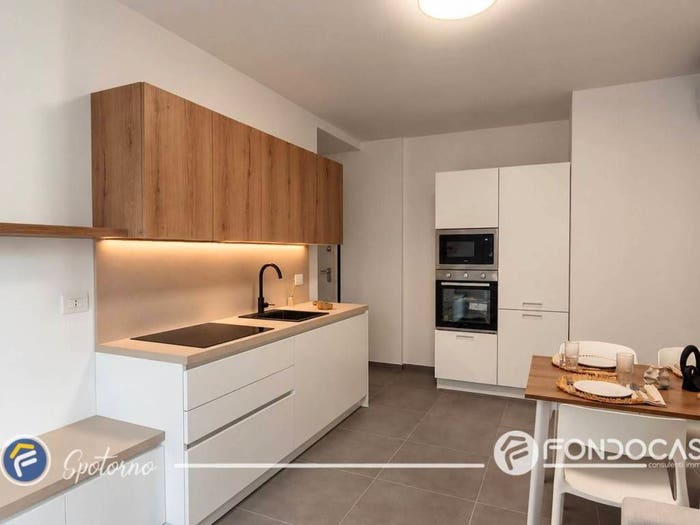 Appartamento trilocale in vendita in Via Aurelia, Spotorno