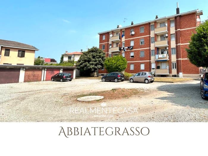 Appartamento trilocale in vendita in Via Novara, Abbiategrasso