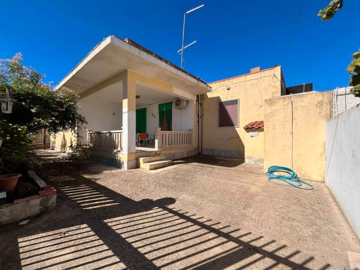 Casa con 6 locali in vendita in Viale Windsurf, Granelli, Pachino